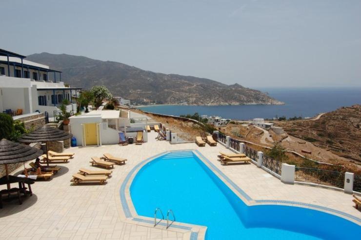 Kolitsani View Hotel Иос Хора Екстериор снимка