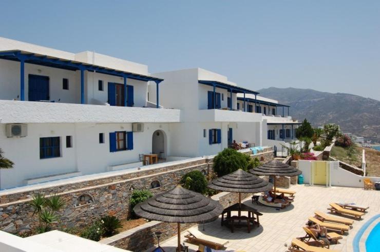 Kolitsani View Hotel Иос Хора Екстериор снимка