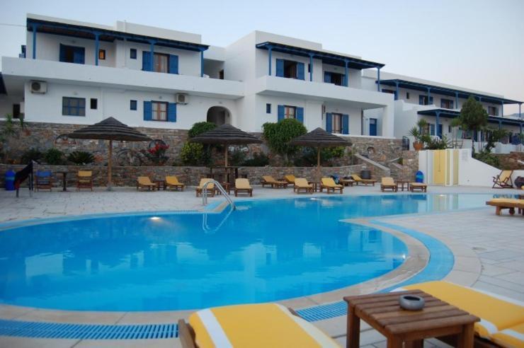 Kolitsani View Hotel Иос Хора Екстериор снимка